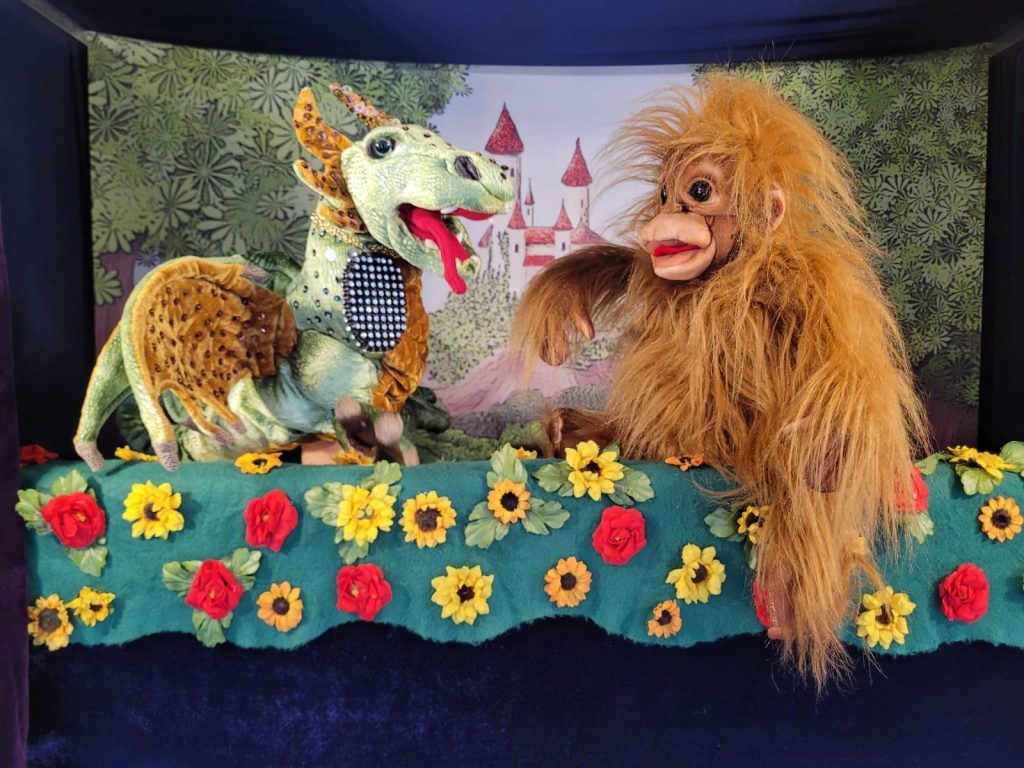 Mobiles Puppentheater für Kinder buchen - Puppentheater zum Thema Umweltschutz mit Drache und Orang Utan