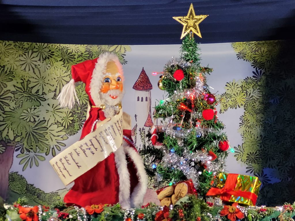 Der verhexte Weihnachtsbaum - Puppentheater für Kinder